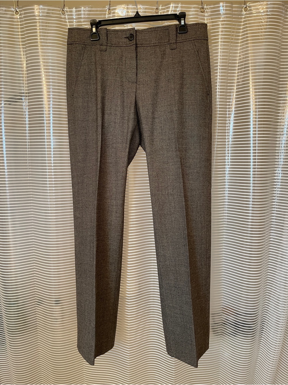 Rene Lezard 100% wool size 40 (USA 10). Women’s trousers. New with tag!